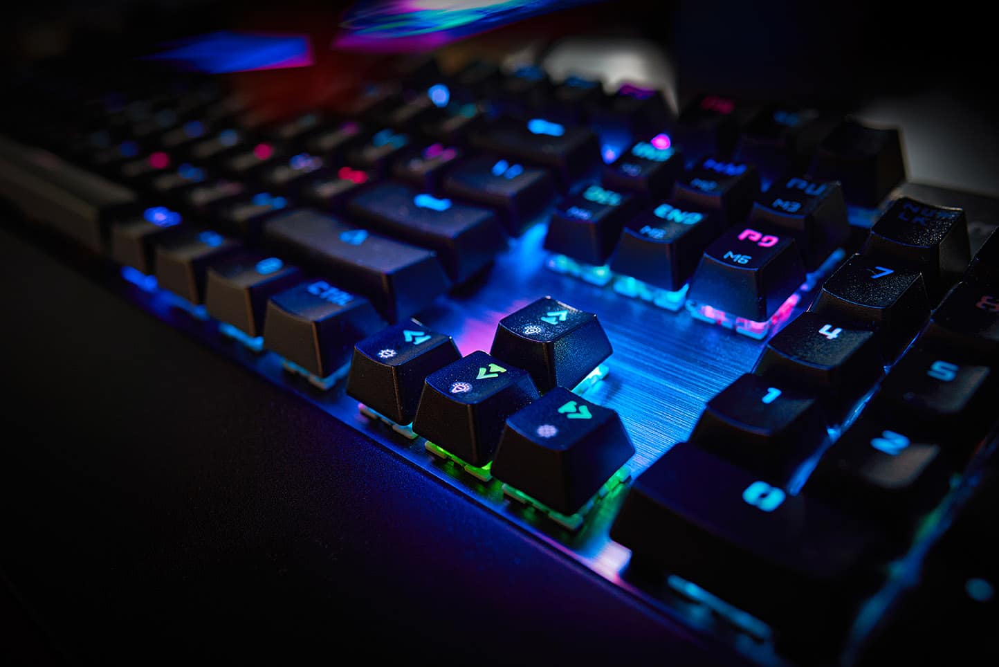 ROG Claymore II - teclado gamer negro con colores en las teclas